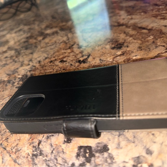 Black and Gray Wallet Case for Smartphones- iPhone 11 - Picture 4 of 4